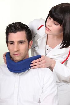 The doctor puts a Shants collar on the patient