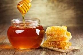 Honey for the preparation of medical dressings